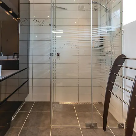 度假居 Three-bedroom Holiday In *
