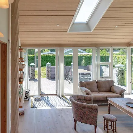 度假居 Three-bedroom Holiday In *